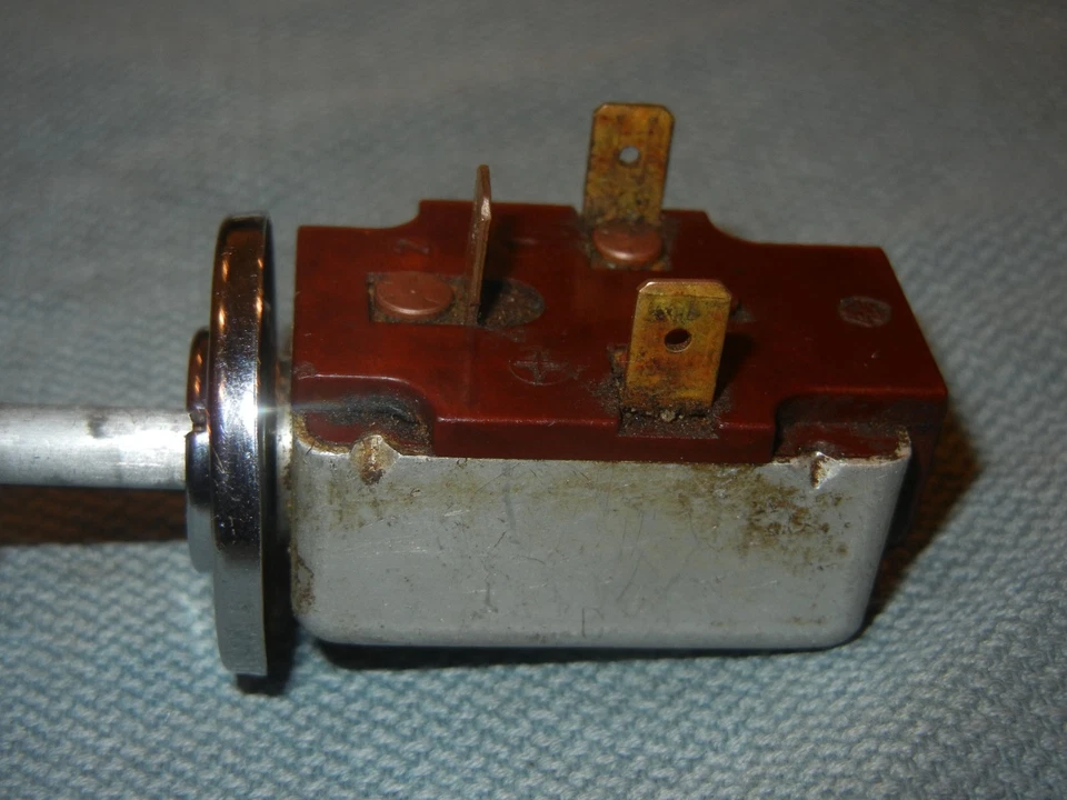 Interruptor de ventilador Volvo 122 - Imagem 4 de 4