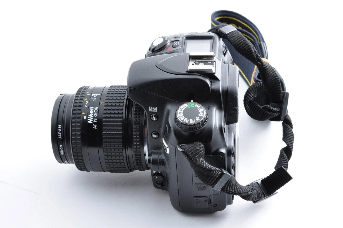Nikon D80 Body +Strap Nikon AF NIKKOR 35-70mm F/3.3-4.5 Zoom Lens