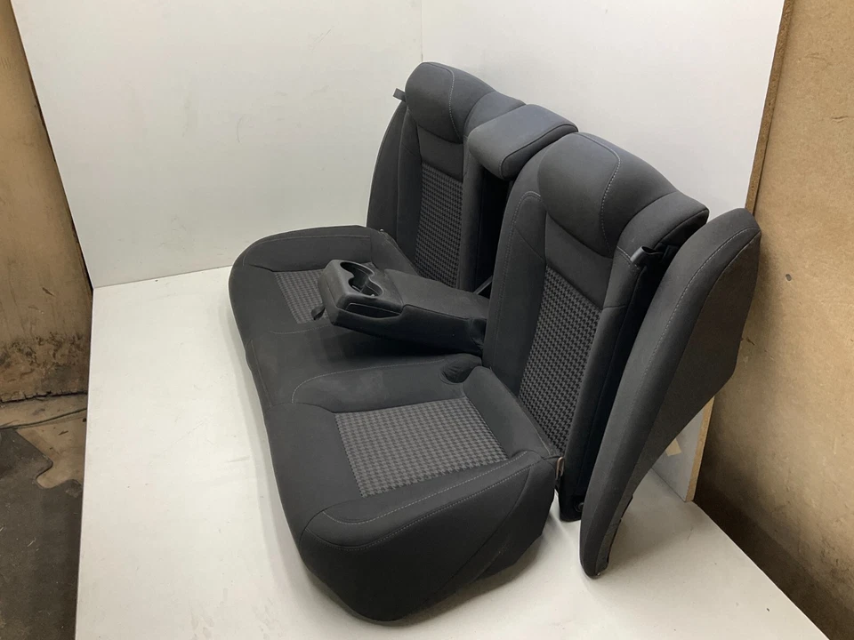 2015 - 2020 DODGE CHARGER REAR Seat - Image 4 of 4