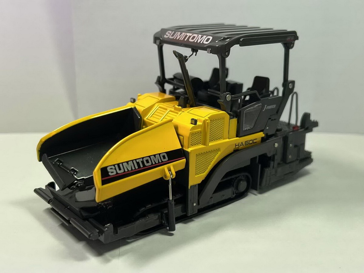 1/50 Scale Sumitomo HA60C-11 Asphalt Paver Diecast model