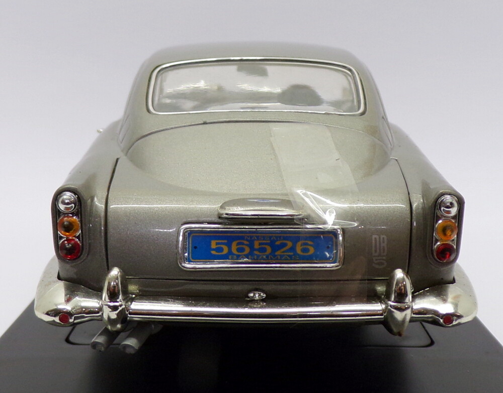 Ertl 1/18 Scale 39413 - 1965 Aston Martin DB5 James Bond 007