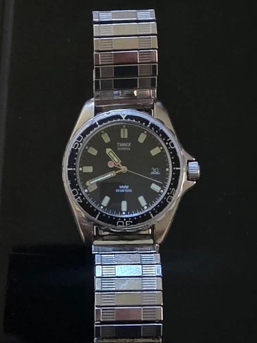 VINTAGE TIMEX DATE SPORT DIVER RED DOT BLACK DIAL SILVER WATCH See Description