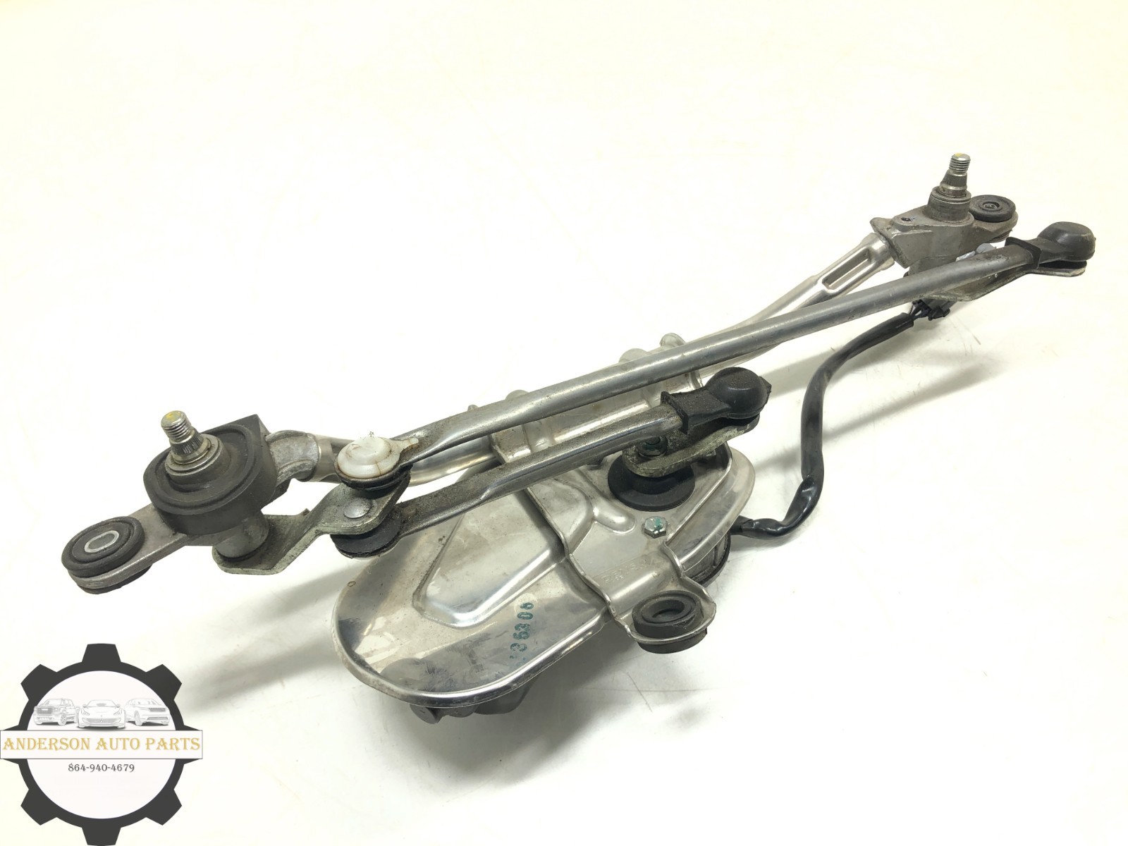 2008-2019 MASERATI GRANTURISMO FRONT WINDSHIELD WIPER LINKAGE W/ MOTOR OEM