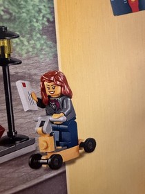 LEGO Creator 3 in 1 31036 Toy and Grocery Shop - only missing 1 minifigure