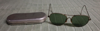 VINTAGE BAUSCH & LOMB SUNGLASSES CASE W/ AVIATOR SUNGLASSES