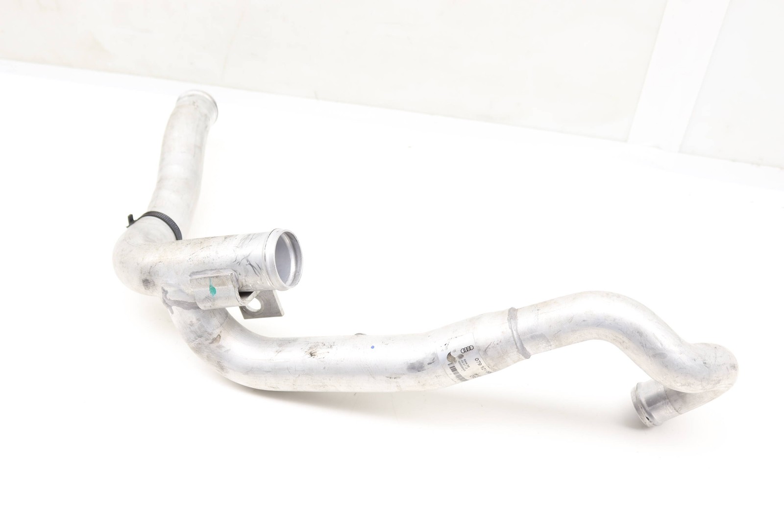 Audi R8 2008-2012 Coolant pipe