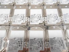 LOT of 4 Seagate 900GB 10K 2.5 SAS Hard Drive ST900MM0036 Server Storage Dell HP