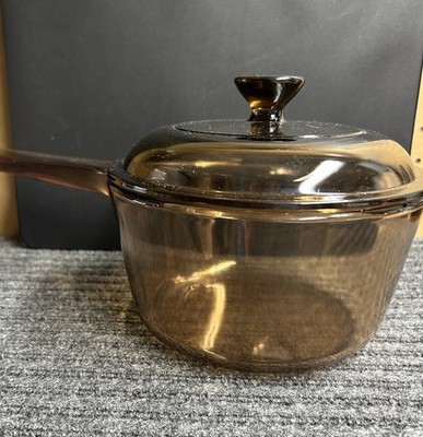1.06 Qts/1 L Vision Corning Sauce Pan W/ Lid & Pouring Spout-Made In USA
