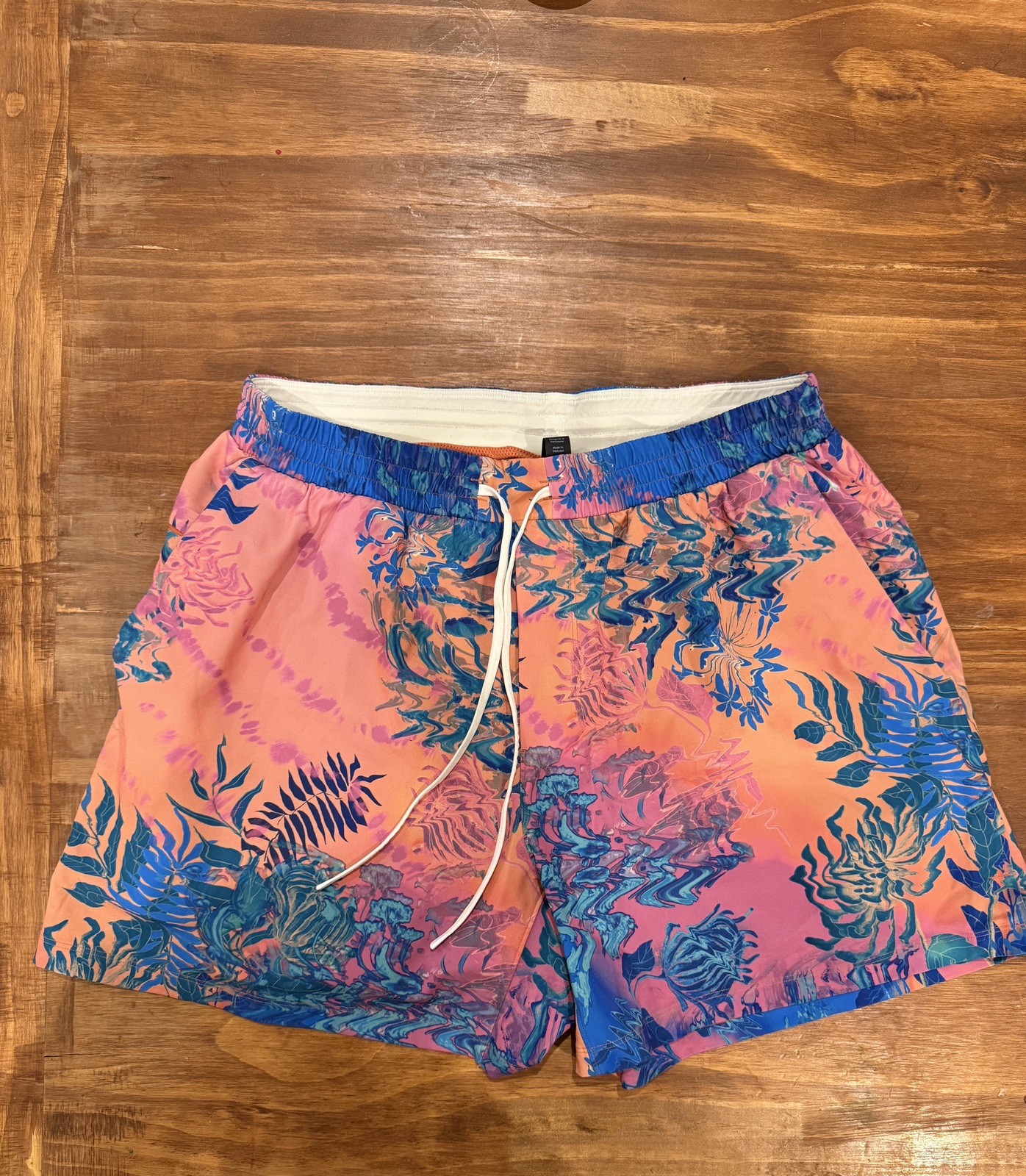 Lululemon Size L Pool Short 5" Lined Submerged Bloom Apricot Pink Blue Orange