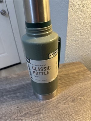 Stanley The Legendary Classic Bottle 2QT Xl 1.9 L Green No Dents Or Scratches