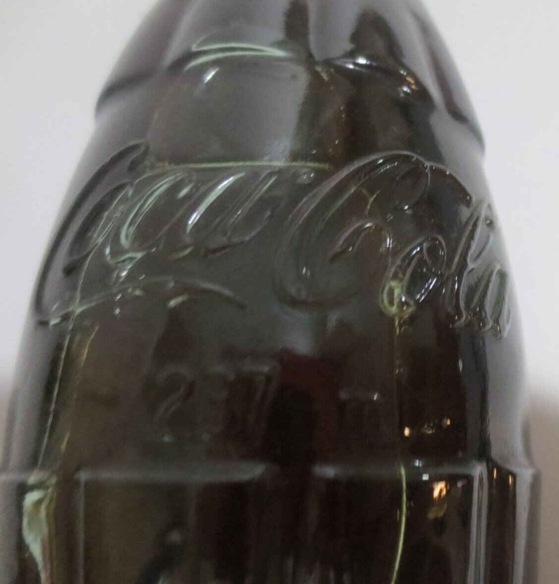 【カブヌシ。購入前に再度コメント欄をご確認ください】Coca-Cola Coca-Cola Embossed Bottle 8 oz 237ml No refill Please recycle on