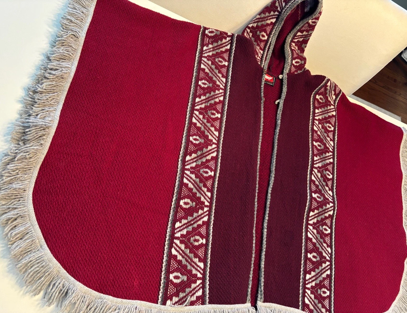MILMARTE Poncho Aztec Navajo Multicolor Wool Hooded Serape Ecuador Ethnic Boho