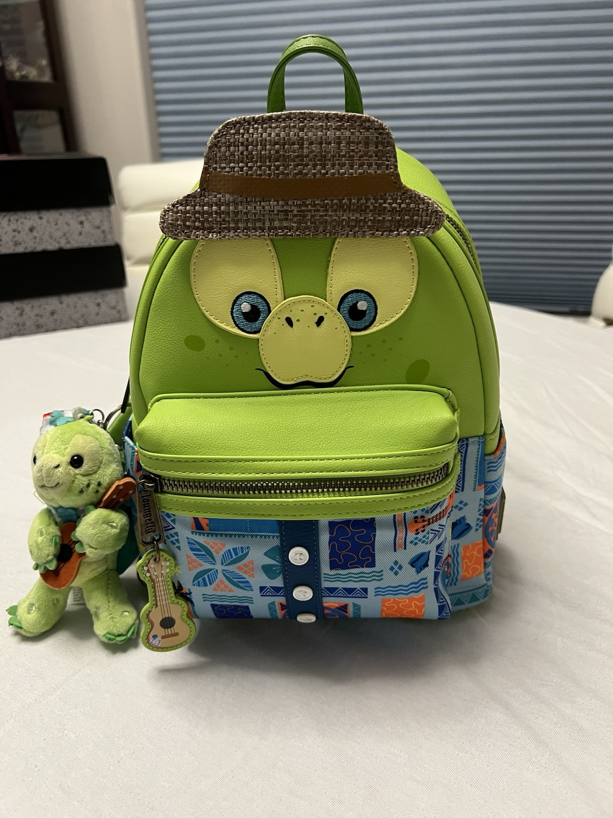 Loungefly Disney Aulani Resort Exclusive Olu Mini Backpack NWT PHOTOS: NEW  main image 2