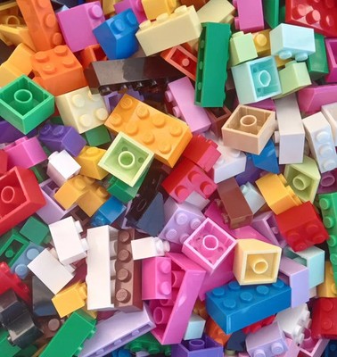 Random Brands Lego including Bricks Bulk Lot 600 Pieces Blocks 1x1 2x2 2x4 & Up