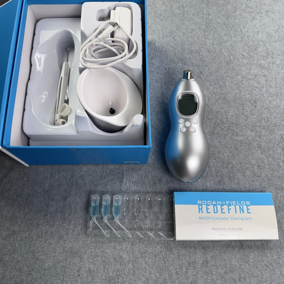 Rodan Fields Macro Exfoliator REDEFINE Electronic Handheld Smoothing Complete - Image 4 of 4