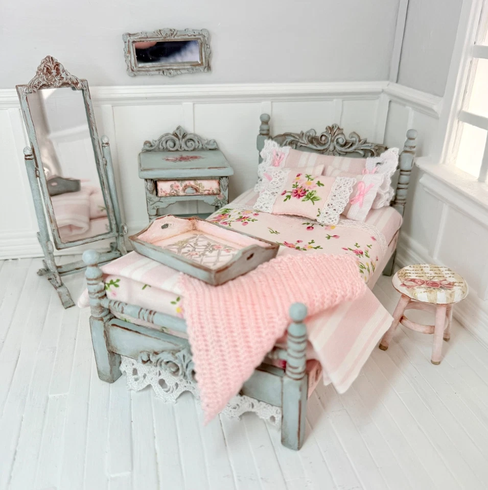Miniature Hand Painted 1:12 Single Bedroom Set/Crochet Blanket/Tray/Stool/Mirror - Image 4 of 4