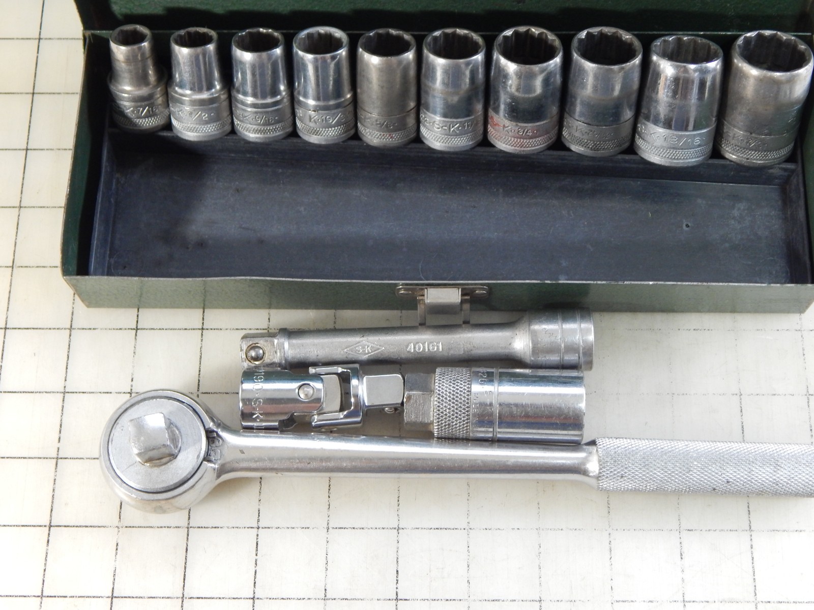 Vintage S-K Tools 1/2" Dr. 12pt SAE Socket Set Ratchet 42470 #4112 Knurled, Case