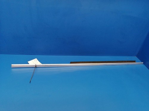 Mercedes-Benz E W123 1984 Hinten Rechts Türglas Rand W123 PUM39830