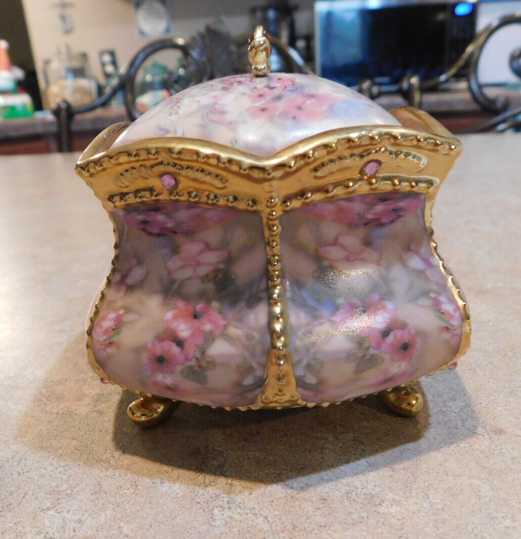 Picture 4 of 12