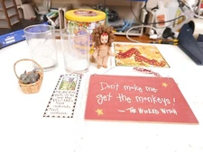 mix lot of WhatABurger Wizard Of Oz 50th Anniversary Cups, Tile and ETC