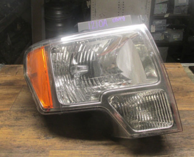 09-14 FORD F150 RIGHT PASSENGER HEAD LIGHT LAMP HALOGEN BRIGHT BORDER TRIM OEM