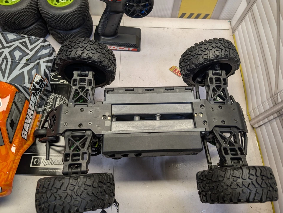 HPI Racing 1/12 Savage XS Flux Vaughn Gitten Jr. Edition with Extras - Image 4 of 4