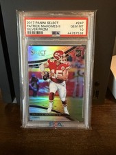 2017 Patrick Mahomes II Panini Select Field Level Silver Prizm #247 PSA 10 RC