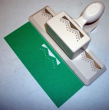 Border Craft Punch - Scalloped Eyelet Lace - by Martha Stewart 1/2" x 2"