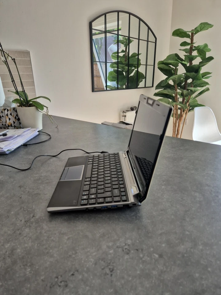 Asus Lamborghini VX6 Netbook, BRAND NEW BATTERY + FAST UK 🇬🇧 POST! - Image 4 of 4