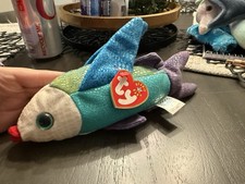 RETIRED 2001 TY BEANIE BABY PROPELLER THE FISH WITH PE PELLETS W TAG ERROR