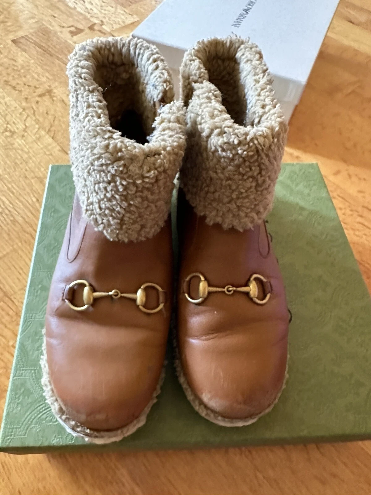 Chaussures chaussons enfant Gucci taille 33