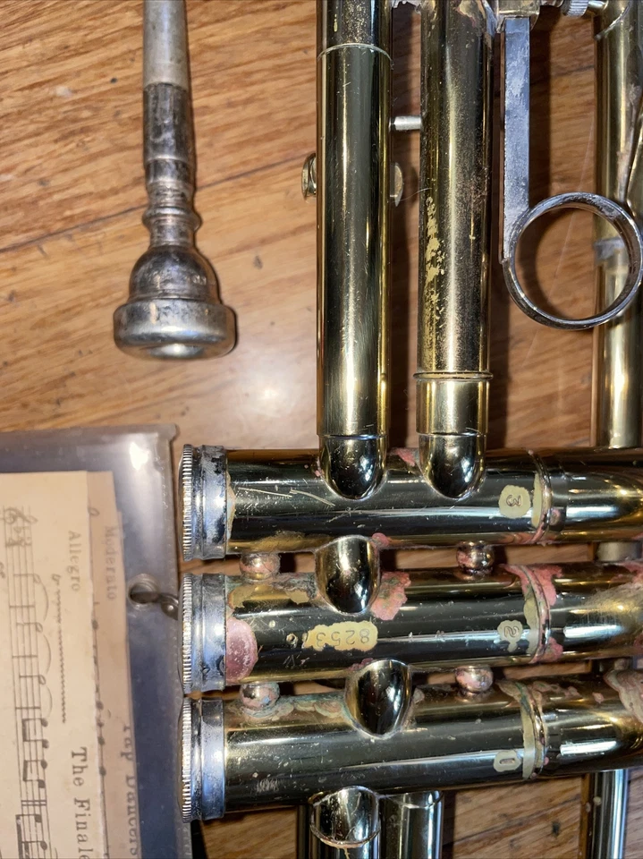 Trompeta Holton Collegiate T-602 con estuche y boquilla serie # 00302 hecha en Japón Foto 4 de 4