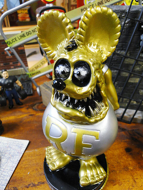 Gold Rat Fink Figure doll Bobble head ornament | eBay
