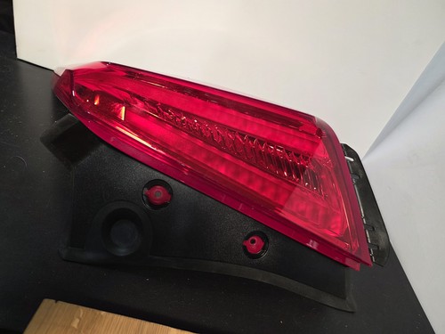 OEM 2017 2018 2019 Cadillac XT5 Tail Light LED RH Right Passenger Side COMPLETE! - Afbeelding 3 van 14