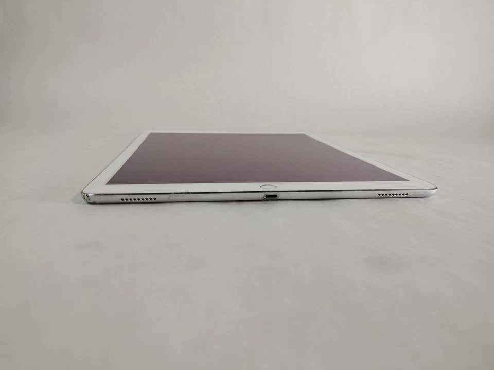 Apple iPad Pro 12.9" (1st Gen) A1584 128 GB iOS 16.7.11 (WiFi Only) - Image 3 of 4