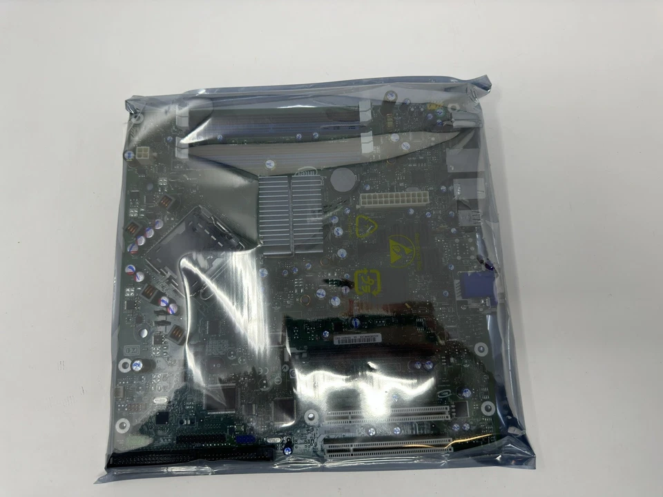 New Sealed Intel E210882/DQ965CO Core 2 Duo Desktop Motherboard D33025+ - Image 2 of 4