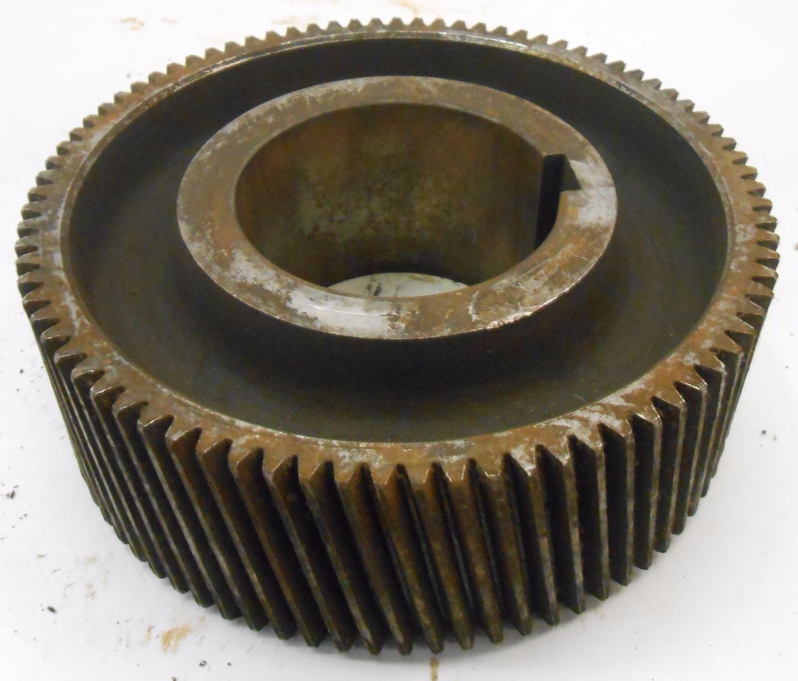 UNKNOWN BRAND HELICAL GEAR, 83 TEETH, 8 1/2" OD, 2 7/8" WIDTH, 3 3/4" ID