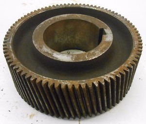 UNKNOWN BRAND HELICAL GEAR, 83 TEETH, 8 1/2" OD, 2 7/8" WIDTH, 3 3/4" ID