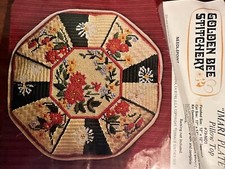 Needlepoint Golden Bee 79