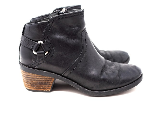 teva black booties