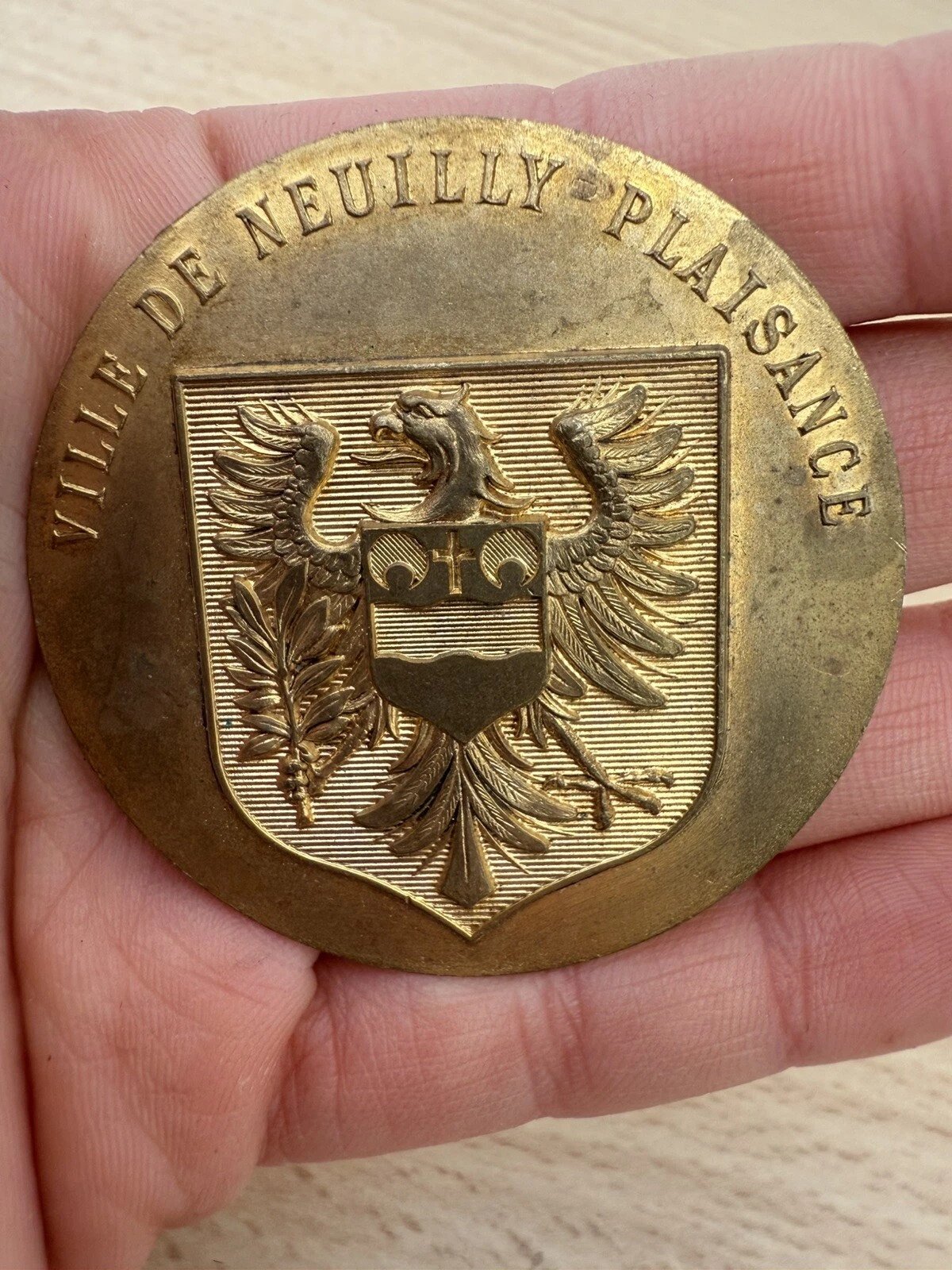 Médaille Ville De Neuilly Plaisance  56,40 Grammes