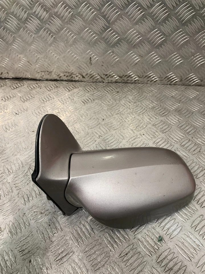 Toyota Celica 2002 espejo retrovisor lateral del conductor plateado 012132 #2 Foto 3 de 4