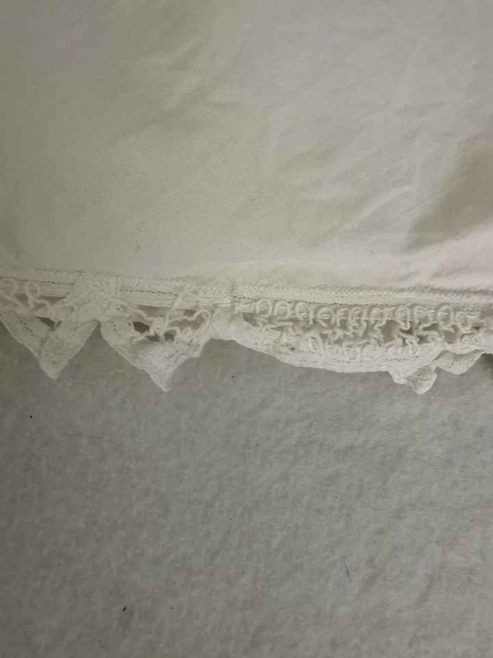 White cotton BATTENBURG lace embroidered tablecloth 66" ROUND - Image 2 of 3
