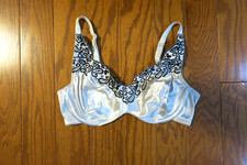     34C SATIN VINTAGE BRA    VICTORIA'S SECRET    UNLINED PERFECT FULL COVERAGE