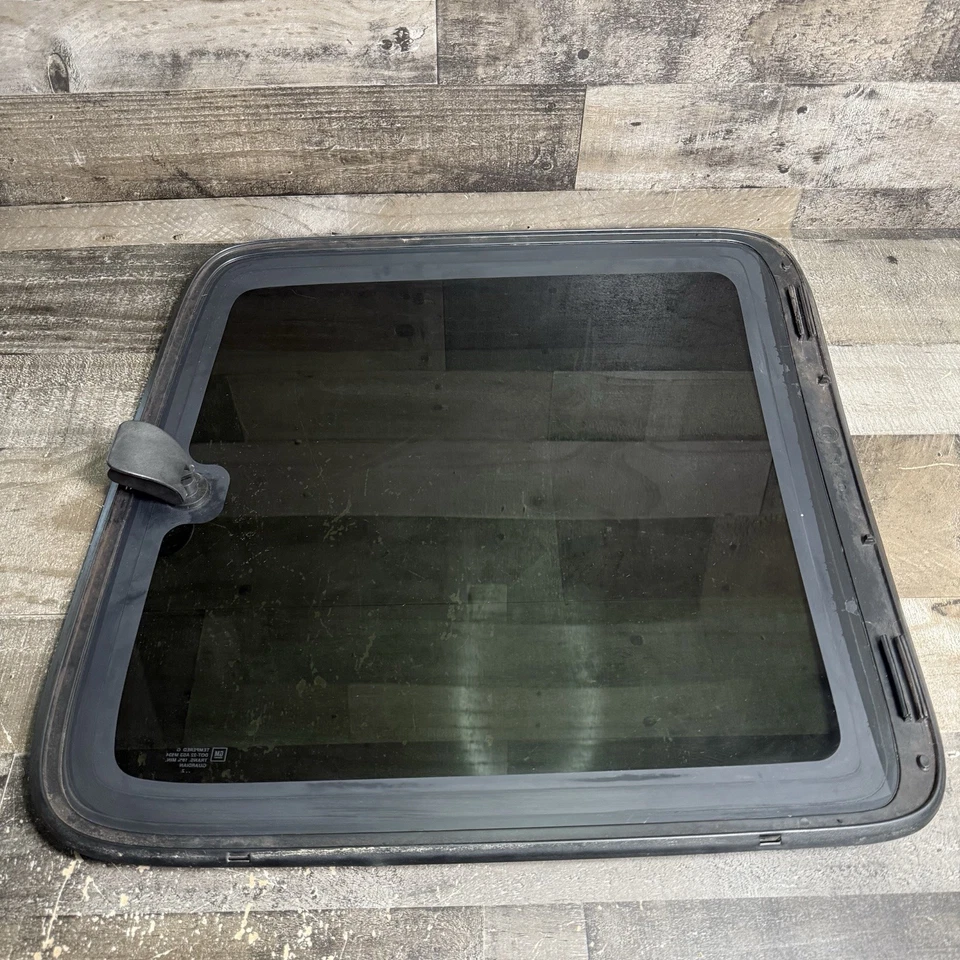 1999-2006 GMC Sierra Extended Cab Quarter Glass Window LH Rear Driver - Image 2 of 4