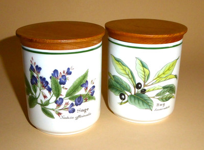 Royal Worcester Herbs : 2 Gewürz - Vorratsdosen aus Porzrellan mit Holzdeckel