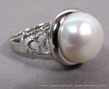 WOMENS LARGE IRIDESCENT PEARL  STERLING SILVER RING SZ 8
