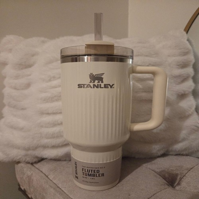 #ad Stanley The Quencher H2.0 Fluted Tumbler 40oz Cream Silver $42.99