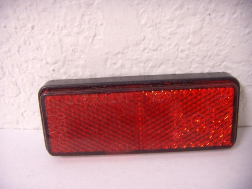 HONDA GOLDWING GL1800A AC REAR FENDER REFLECTOR - Picture 3 of 6