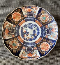 Plato Imari antiguo chino de porcelana - similar al japonés Arita Kutani